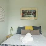 Modern Flat Near Central London