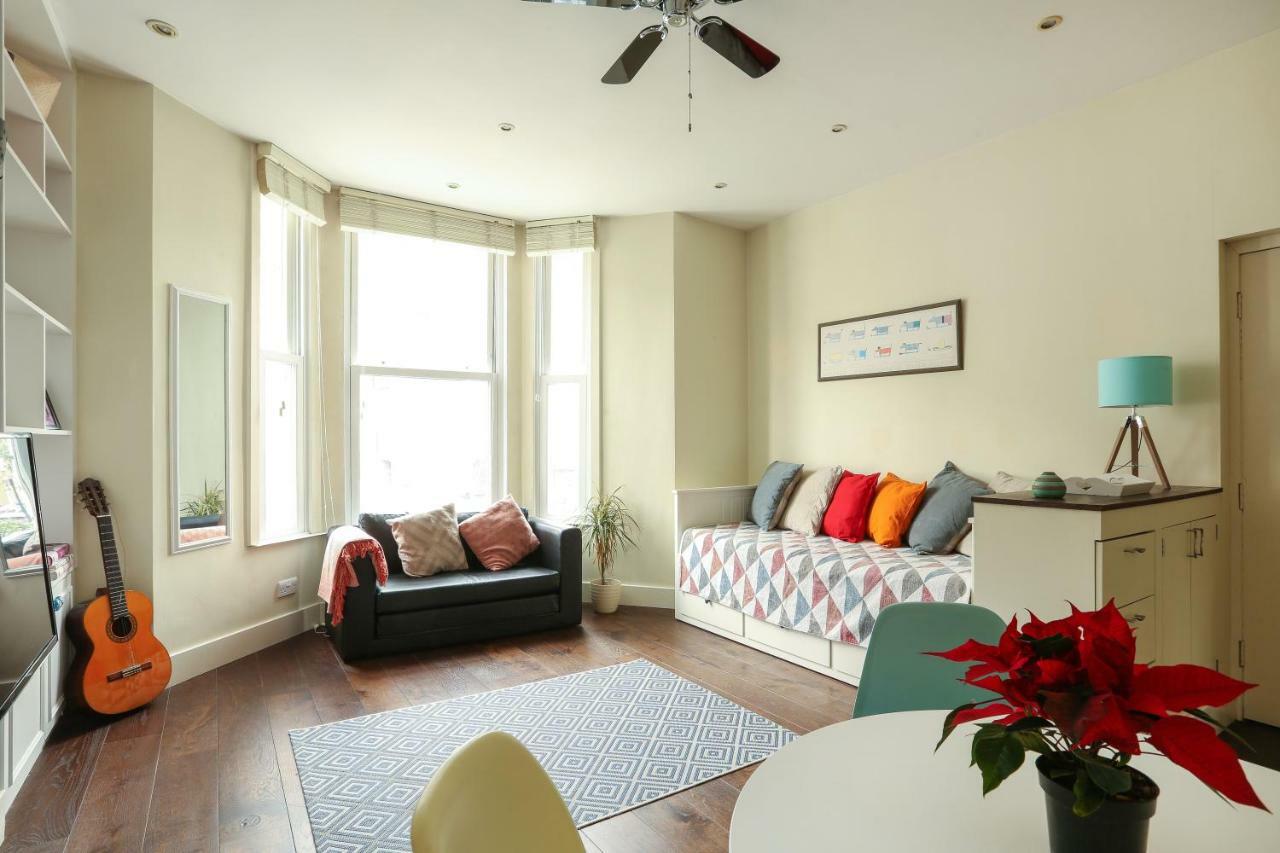 Modern Flat Near Central London